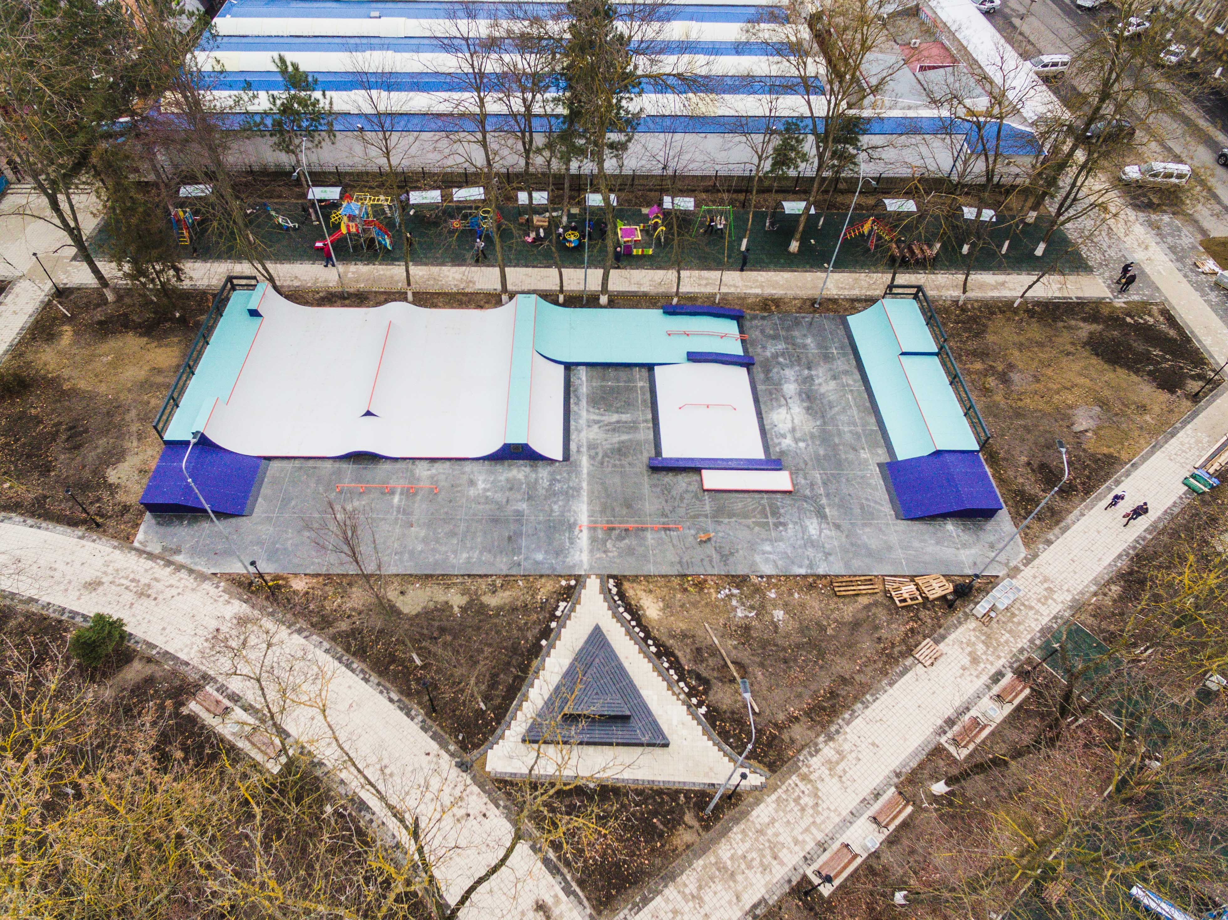 Скейт парк с мини рампой в городе Приморско-Ахтарск