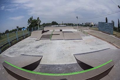 Новый универсальный скейт-парк в поселке Южном
