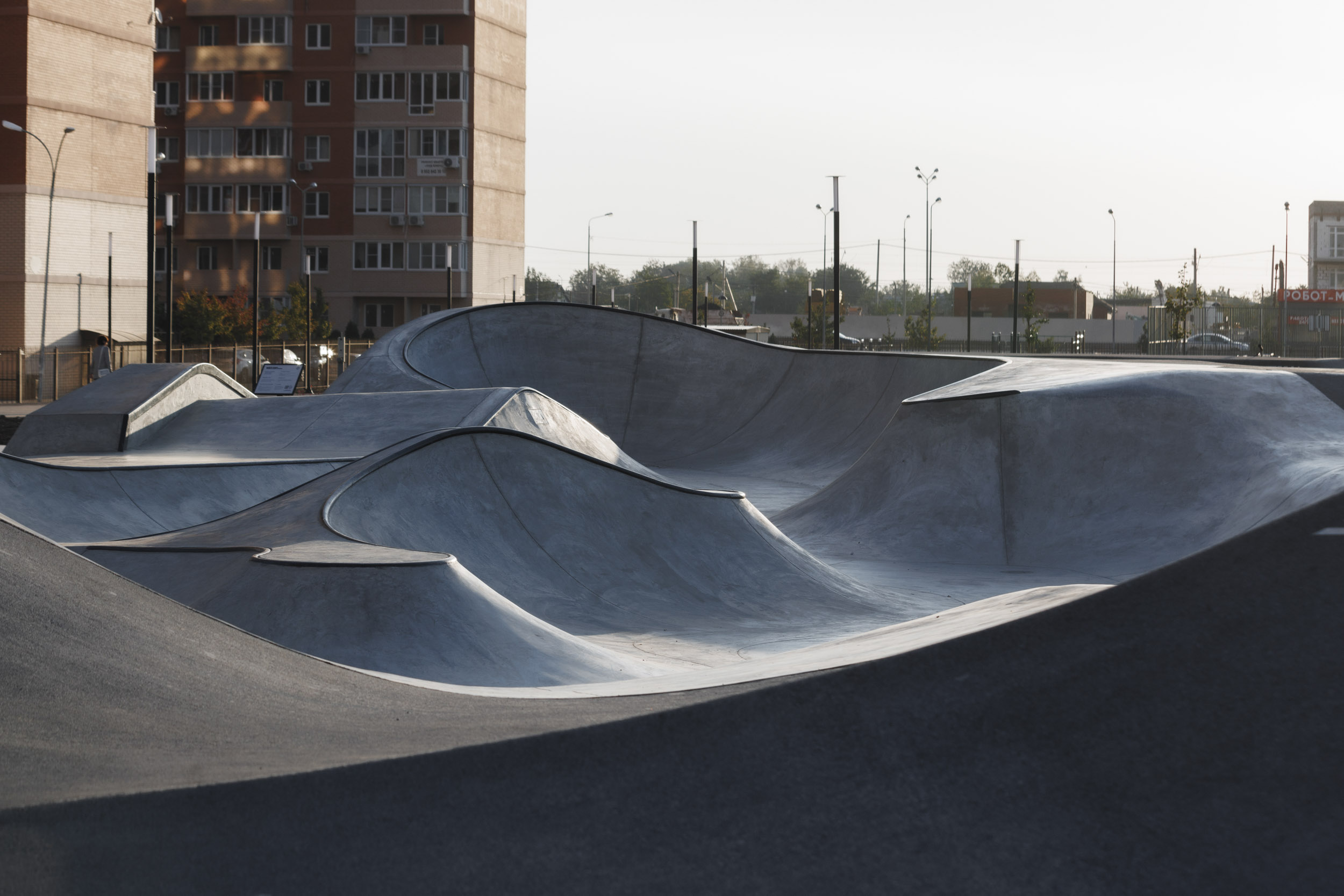 Железные коупинги бетонного скейтпарка в ЖК "Молодежный"